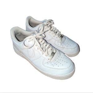*SOLD* Mens White Nike Air Force Ones Lace Up Low Top Leather Sneakers 11